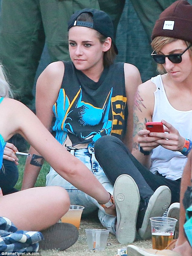 Kristen Stewart Coachella Music Festival 04