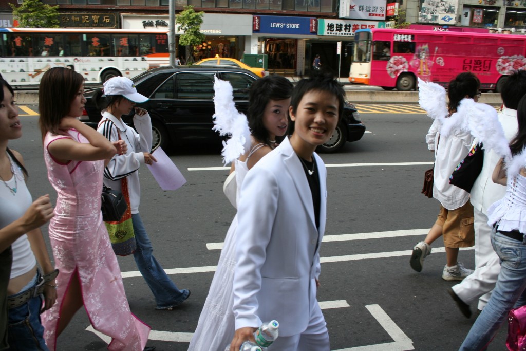Taiwan-LGBT-Supporters-02